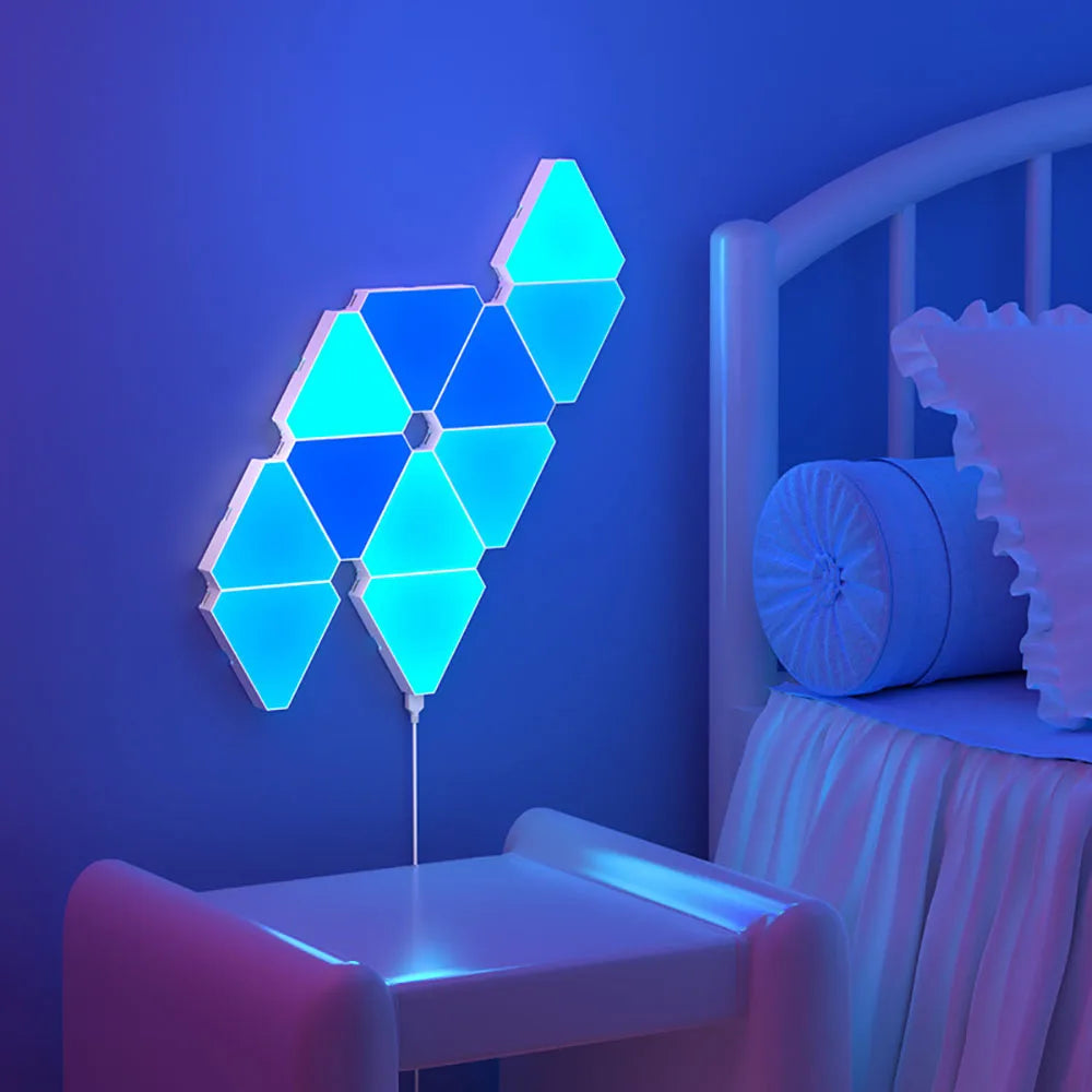 Lampe Murale Triangulaire LED RGB – Lampe Quantique Intelligente Éclairage d’Ambiance avec Réaction au Rythme – Lumière de Fond pour Chambre, Chevet, Bureau, Décoration